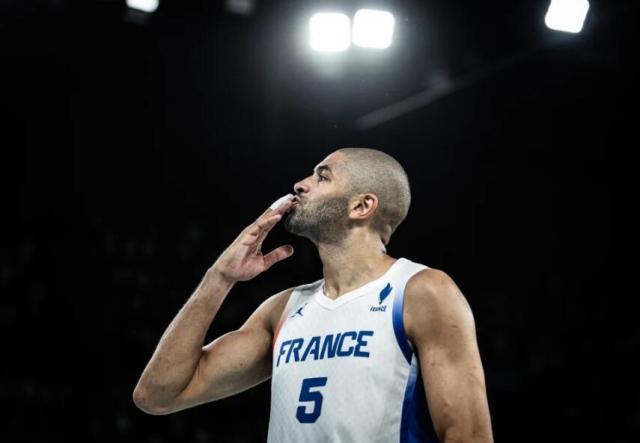 半岛体育注册网址-队长告别！巴图姆15年7次大赛夺奖牌，大旗交给文班