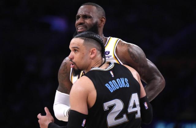 半岛体育-对狄龙袭裆闭口不谈 詹姆斯：只关注如何取得胜利