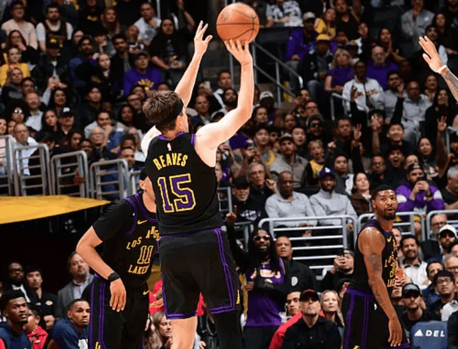 半岛体育注册网址-ESPN预测明日比赛：湖人胜率34.4%，掘金胜率65.6%