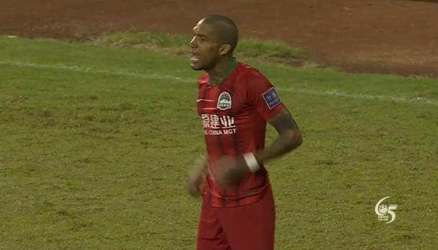 半岛体育-【足协杯】卡兰加破僵局钟晋宝怒射 河南2比0重庆