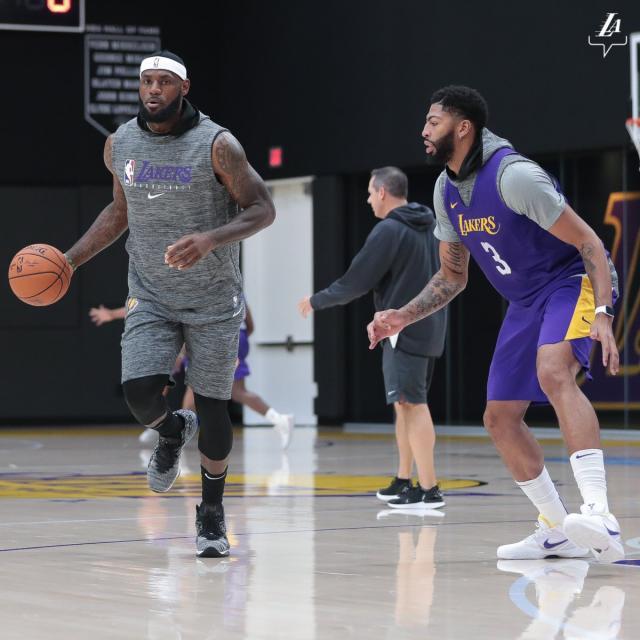 1632318484876092833.jpg EFlVPNoUwAATj8V.jpg