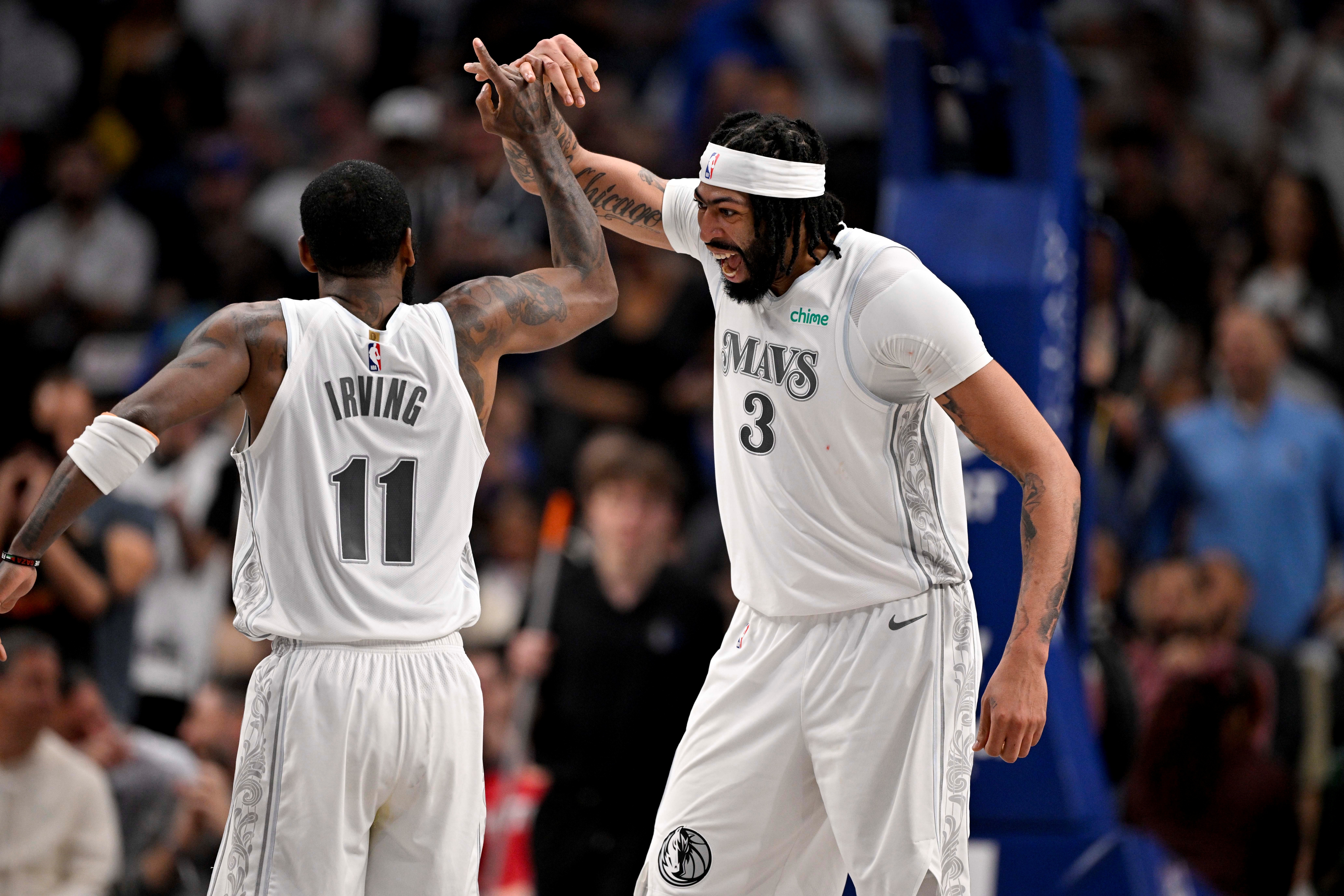 半岛体育下载-浓眉：我和欧文唯一合体那场让球迷短暂忘了卢卡 但随后我就伤了